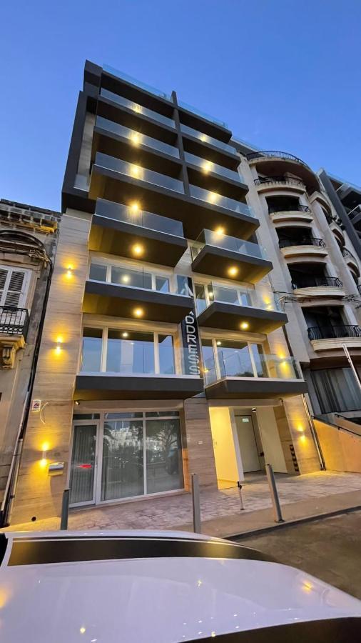 The Address Seafront Suites With Hot Tub Pietà Exterior foto
