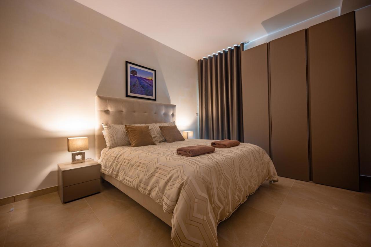 The Address Seafront Suites With Hot Tub Pietà Exterior foto