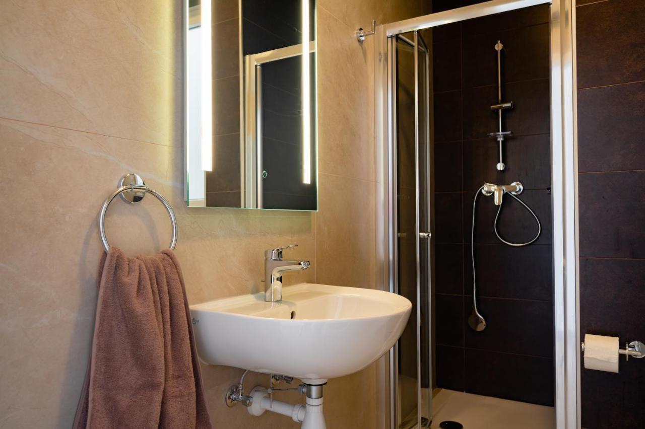 The Address Seafront Suites With Hot Tub Pietà Exterior foto