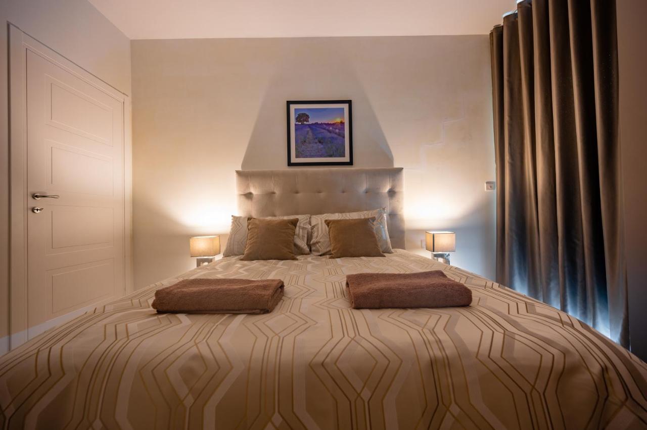 The Address Seafront Suites With Hot Tub Pietà Exterior foto